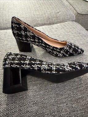 Ann Taylor Factory Tweed Plaid Block Heel
Pumps Black White Pointed Toe Size 10
